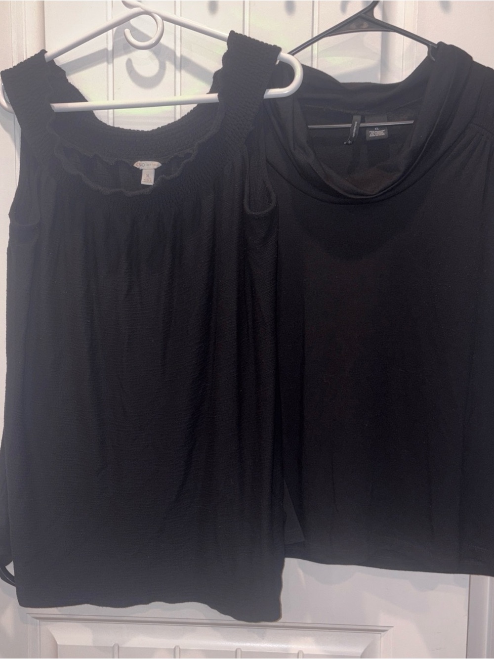 Woman’s Black Xl New Directions And Cato Sleeveless Shirts